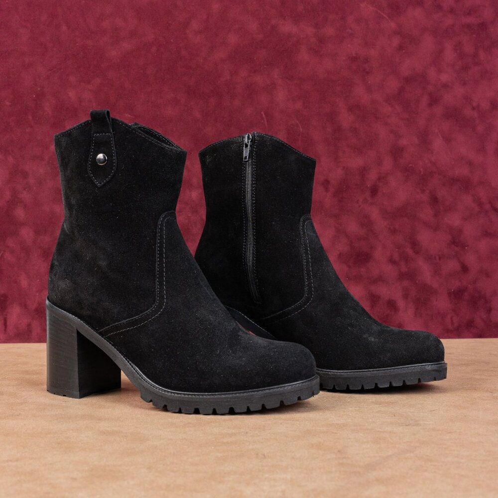 La Canadienne Women Phinn Black Suede Waterproof Western Zip Ankle Boots sz 8